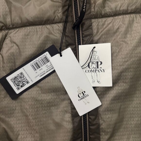 brand new w tag CP company $700 +tax jacket - Picture 8 of 14